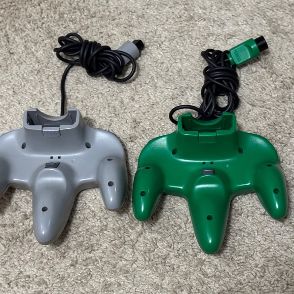 Nintendo 64 with expansion pack and accessories - Picture 3 of 10